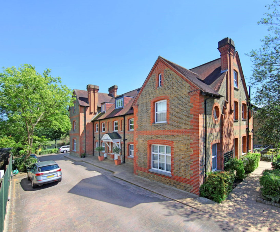 ロンドン イーリング コンバージョンフラット 2ベッドルームの賃貸物件詳細